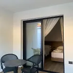 Takas Boutique 2* Radhimë