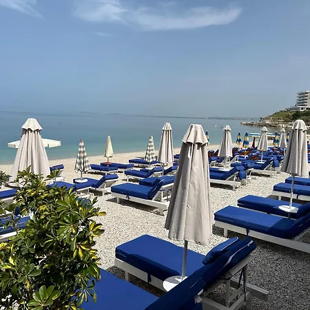 Takas Boutique 2* Radhimë