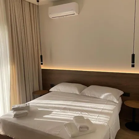 Takas Boutique 2* Radhimë