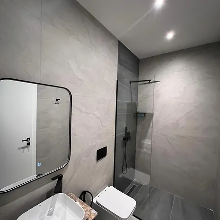 Takas Boutique Radhimë