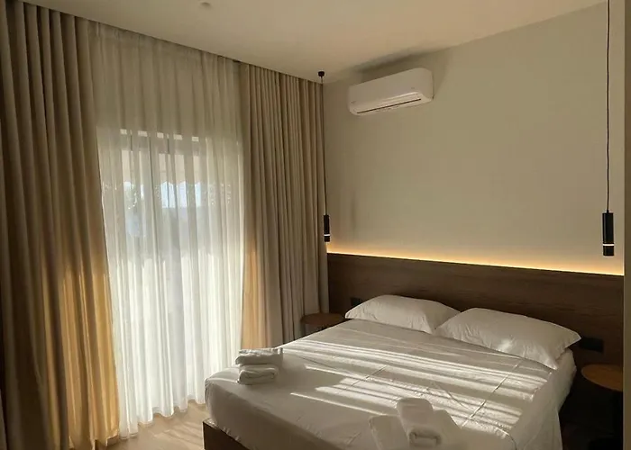 Takas Boutique Hotel 2*