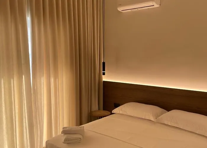 Takas Boutique Hotel 2*