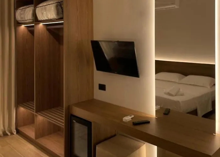 Takas Boutique Hotel 2*