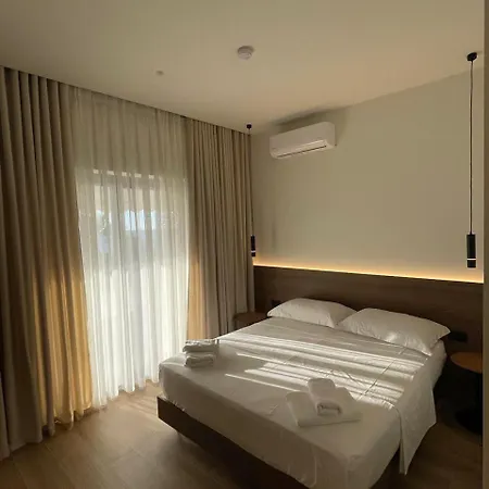 Takas Boutique Hotell 2*