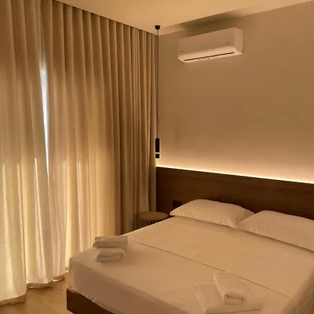 Takas Boutique Hotell 2*