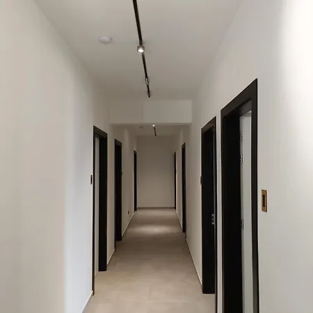 Takas Boutique 2* Radhimë