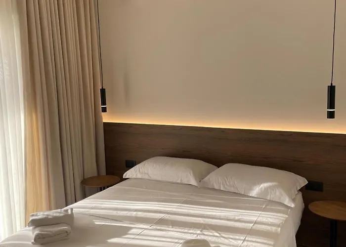 Takas Boutique 2* Radhimë
